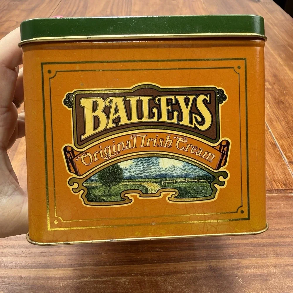 BAILEY'S Tin Empty THE ORIGINAL IRISH CREAM Hinged Tin Container Box